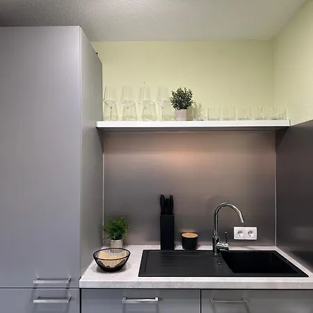 Beluna Living - Business&family - 200m Zum Schlosseingang, Parkplatz, Smarttv, Netflix, Waschmaschine, 24h Checkin, 41qm, Wlan * Ludwigsburg