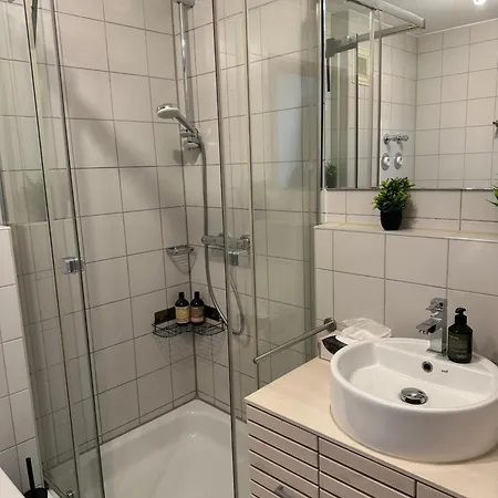 Beluna Living - Business&family - 200m Zum Schlosseingang, Parkplatz, Smarttv, Netflix, Waschmaschine, 24h Checkin, 41qm, Wlan Apartmán *