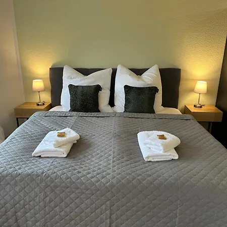 Bella Casa - Business&family - 200m Zum Schlosseingang, Parkplatz, Smarttv, Netflix, Waschmaschine, 24h Checkin, 41qm, Wlan Апартаменты *