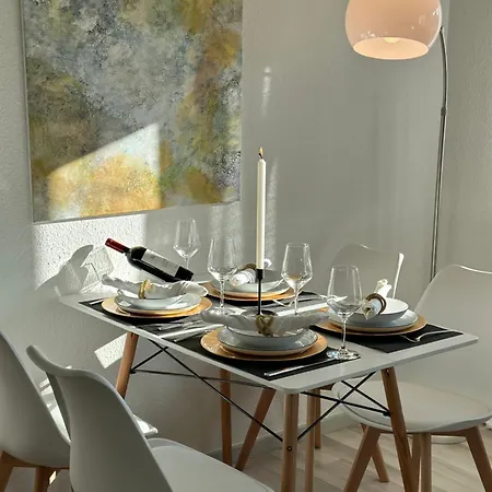 Beluna Living - Business&family - 200m Zum Schlosseingang, Parkplatz, Smarttv, Netflix, Waschmaschine, 24h Checkin, 41qm, Wlan * Ludwigsburg